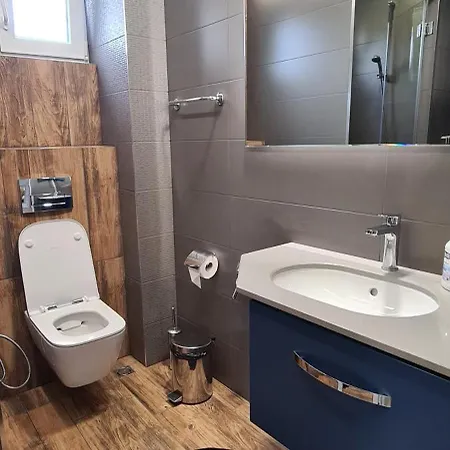 2nd Foor Apartment *